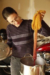 Amanda dyeing wool with natural dyes